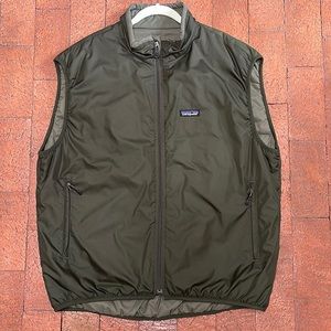 Patagonia men’s vegan puffer vest size XL